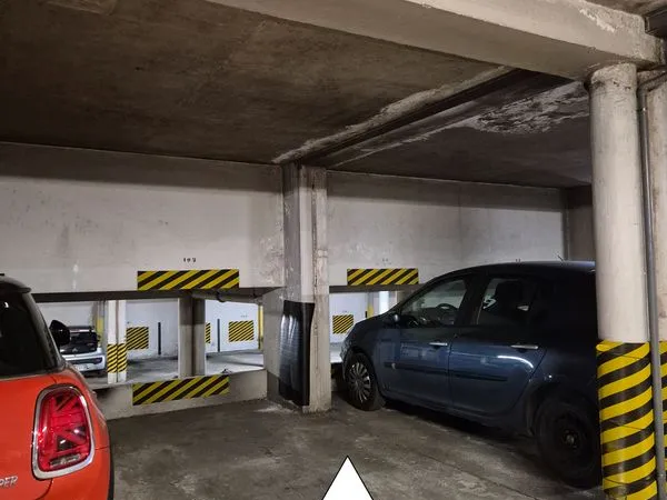 Loue place de parking intérieur Saint Rémy