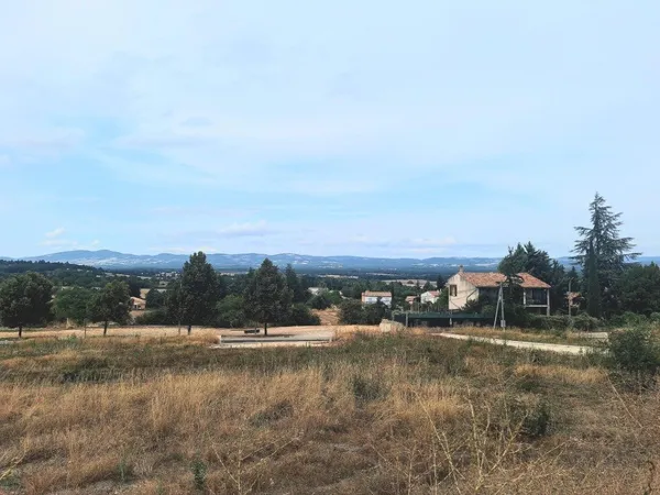 Terrain 572 m²
