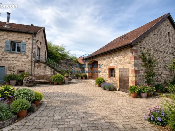 Maison 6 pièces 272 m²