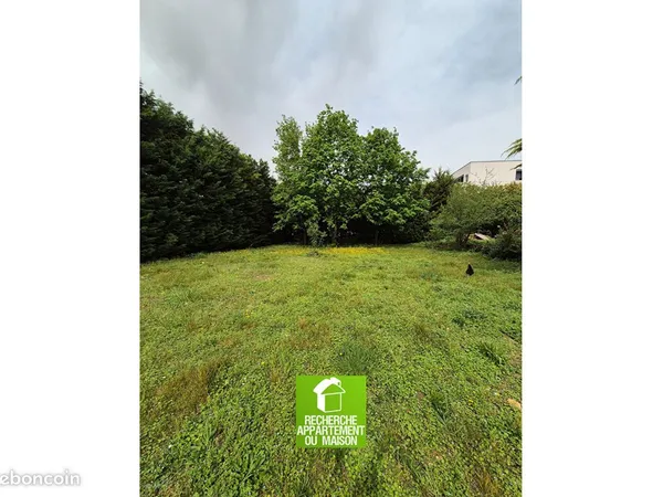 Terrain 738 m² CREMIEU