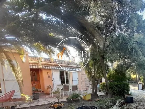 Villa De Plain Pied Sur Terrain Plat ? Ste-Maxime