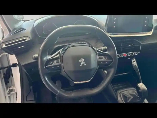 Peugeot 208 affaire 1.2 puretech 75ch s&amp;s premium — photo 12