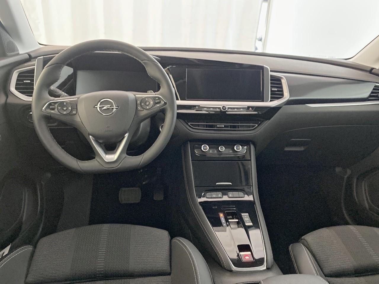 Opel Grandland 1.2 turbo 130 ch bva8 gs light — photo 8