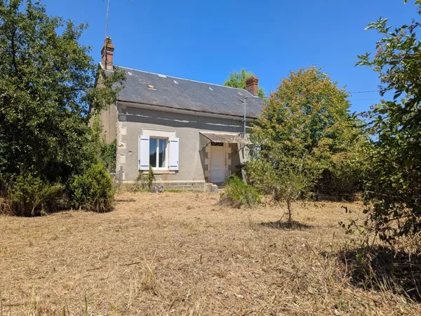 Charmante maison de campagne de 2 chambres avec de nombreuses granges au coeur de l'Indre