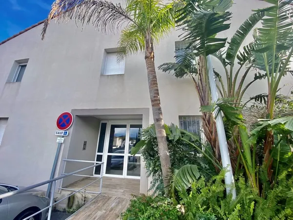 T4 LA LONDE LES MAURES