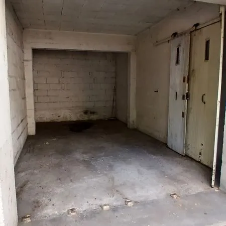 Garage fermé hyper centre Graslin