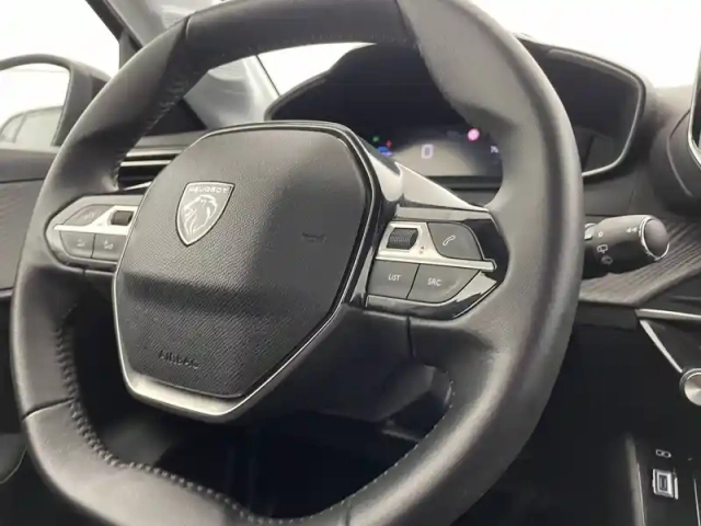 Peugeot 208 100 s&amp;s bvm6 — photo 29