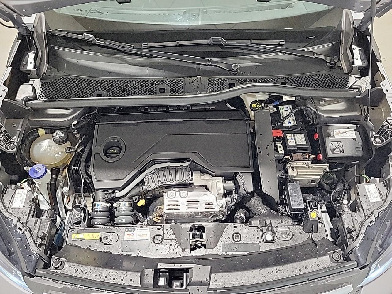 Peugeot 2008 hybrid 145 e-dcs6 allure — photo 15