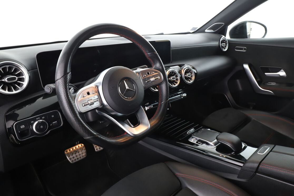 Mercedes-Benz Classe A 200 d AMG Line 8G-DCT — photo 10