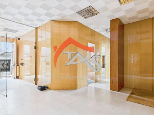 Immeuble 774 m²