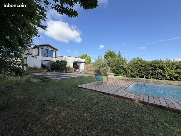Propriété 5 pièces 208 m²