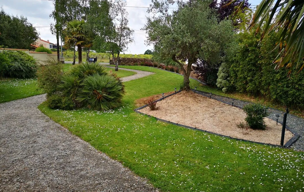 Photo 3