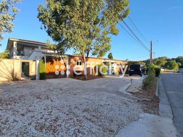 Vente local activité bureaux de 342m² à Rougiers