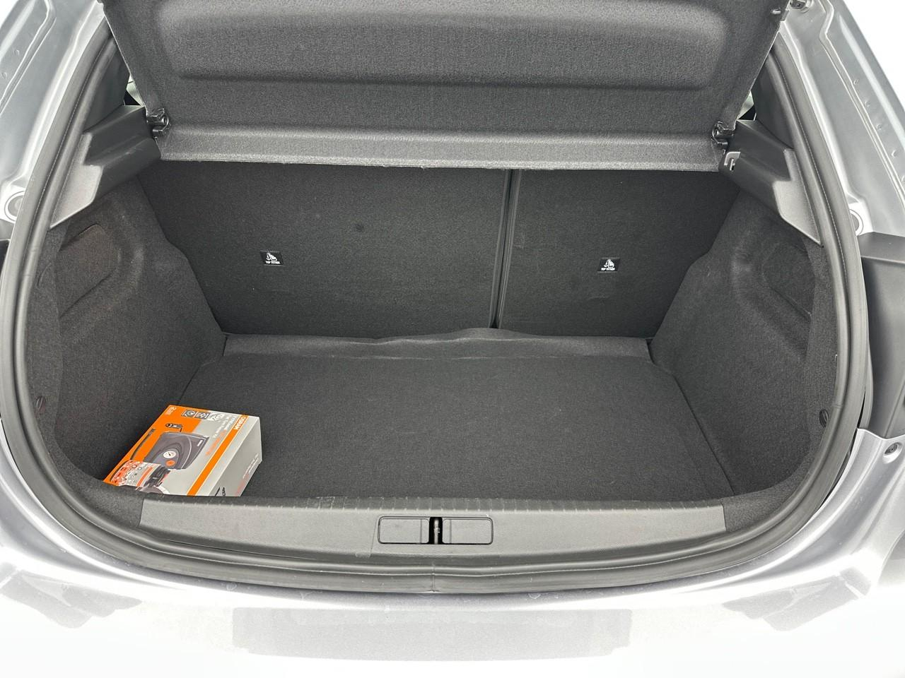 Peugeot 208 hybrid 110 ch e-dcs6 allure — photo 6