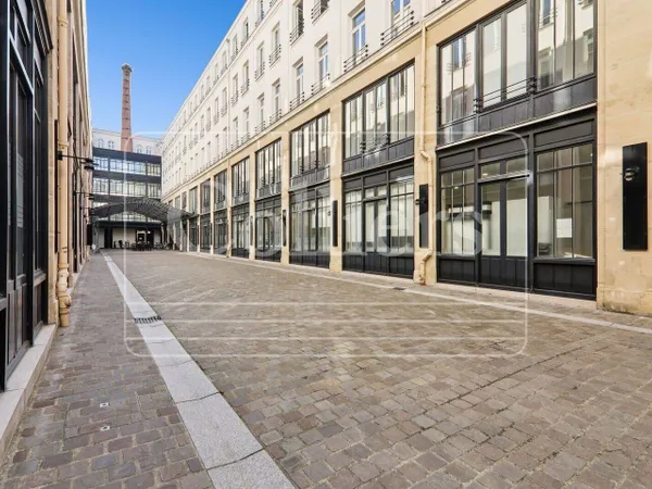 Bureaux 446 m²