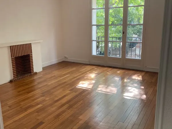 Appartement 2 Pièces 55 m² Centre ville - Face Collégiale