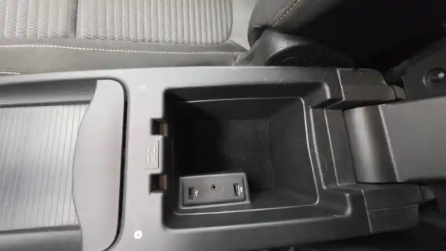 Renault Scenic tce 115 fap — photo 30