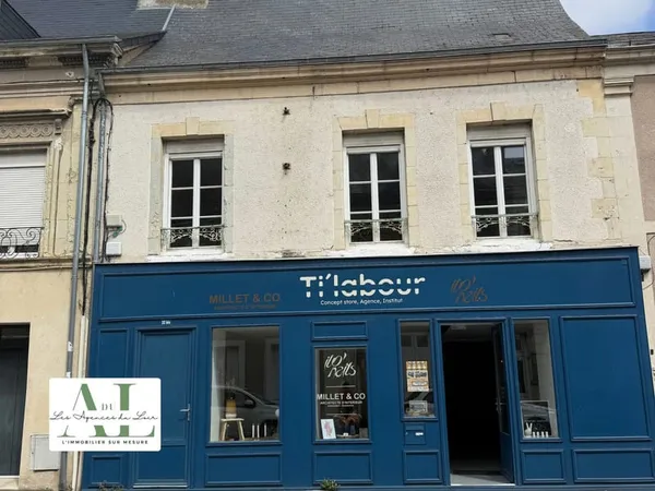 IMMEUBLE EN CENTRE-VILLE DE LA FLÈCHE