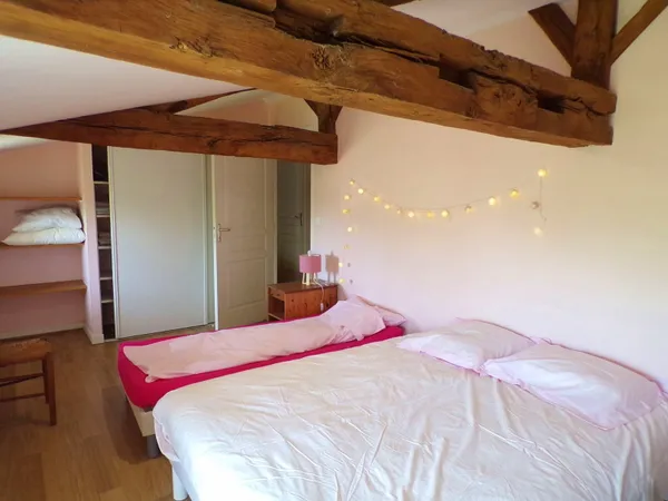 Loue maison ancienne meublée au sud de Nantes