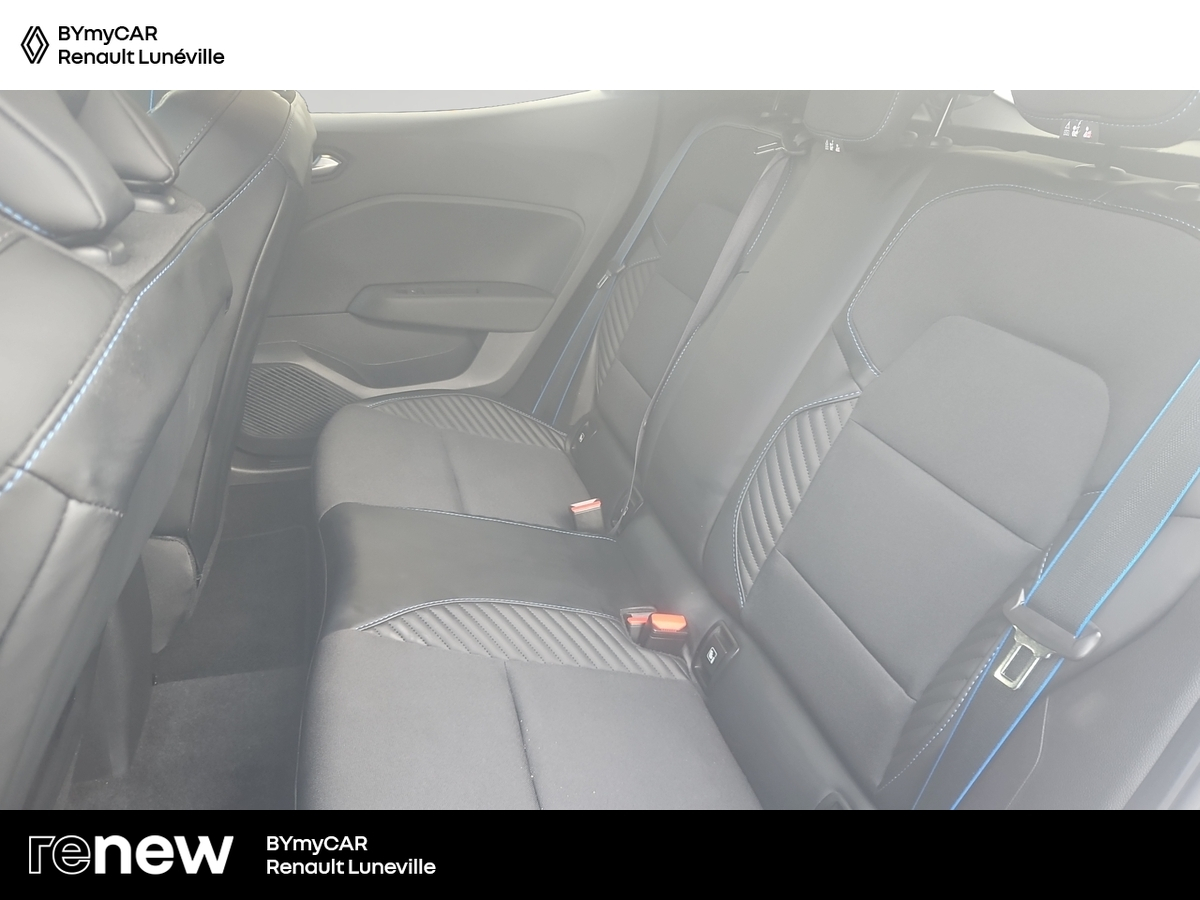 Renault Clio TCe 90 — photo 12