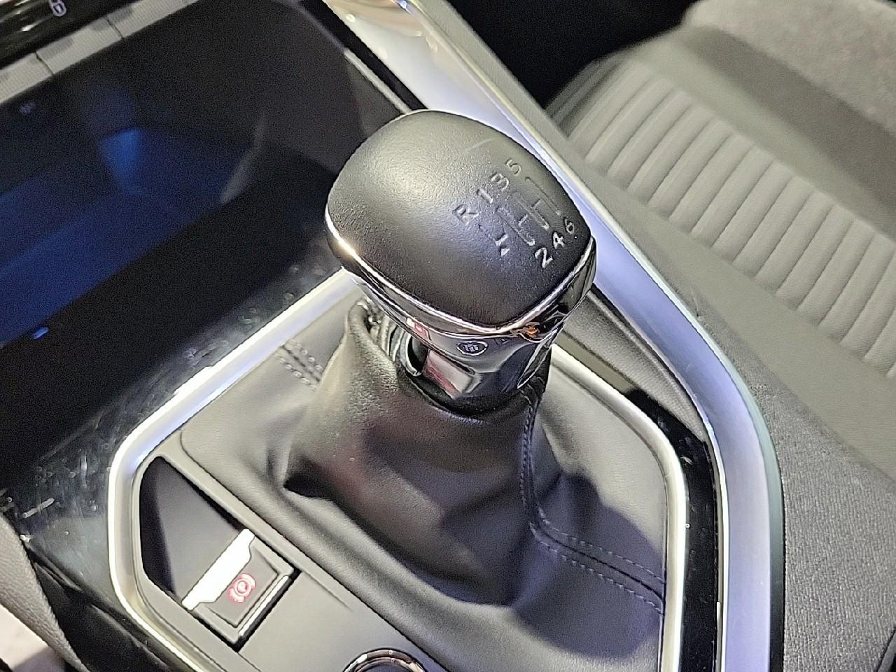 Peugeot 3008 puretech 130ch s&s bvm6 active pack — photo 17