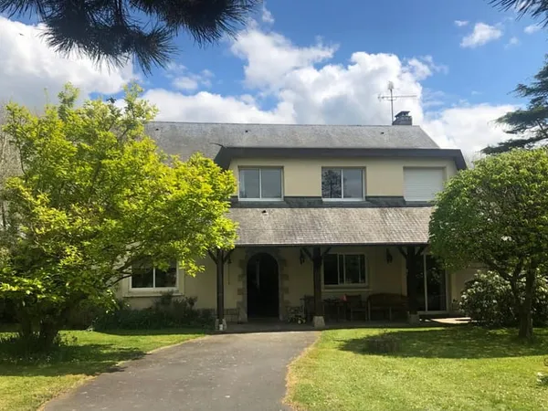 Maison 10 pièces 270 m²