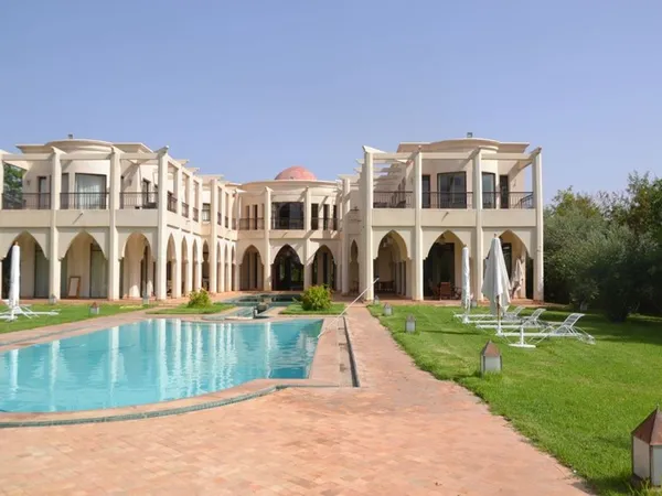 Maison - 1175m ²
