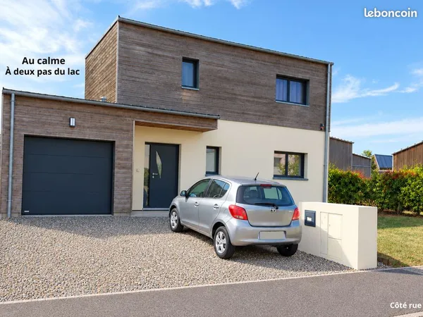 À 125 mètres du lac de Beaulieu, quartier prisé et très calme - Maison BBC contemporaine 2013 non mi