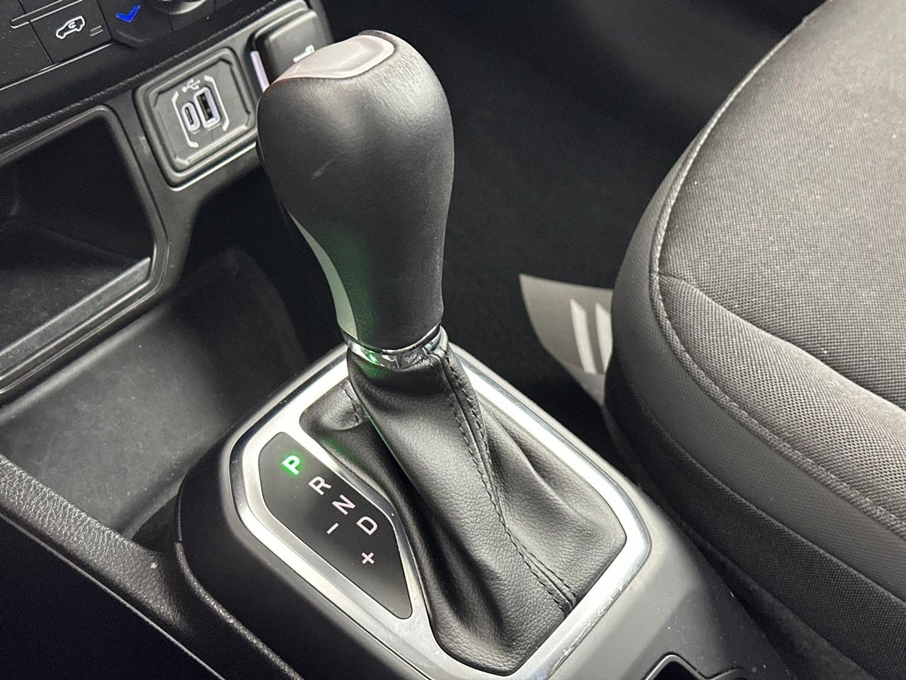 Jeep Renegade 1.5 turbo t4 130 ch bvr7 e-hybrid altitude — photo 29