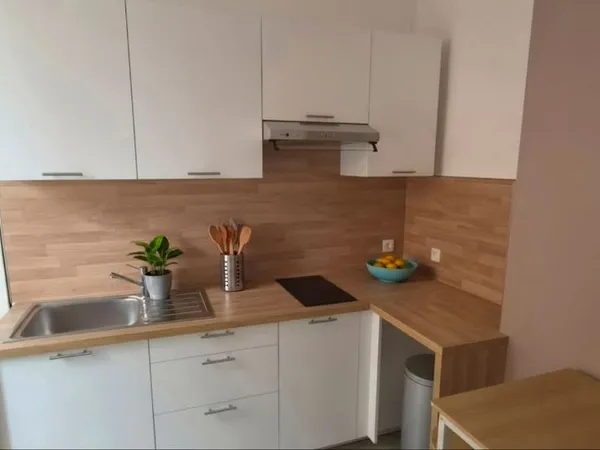Appartement T3 63 m2 entièrement rénové avec meubles neufs centre ville