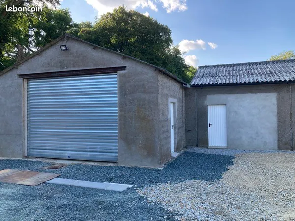 Local d’activité et entrepôt Location Carquefou 1p 80m² 400€