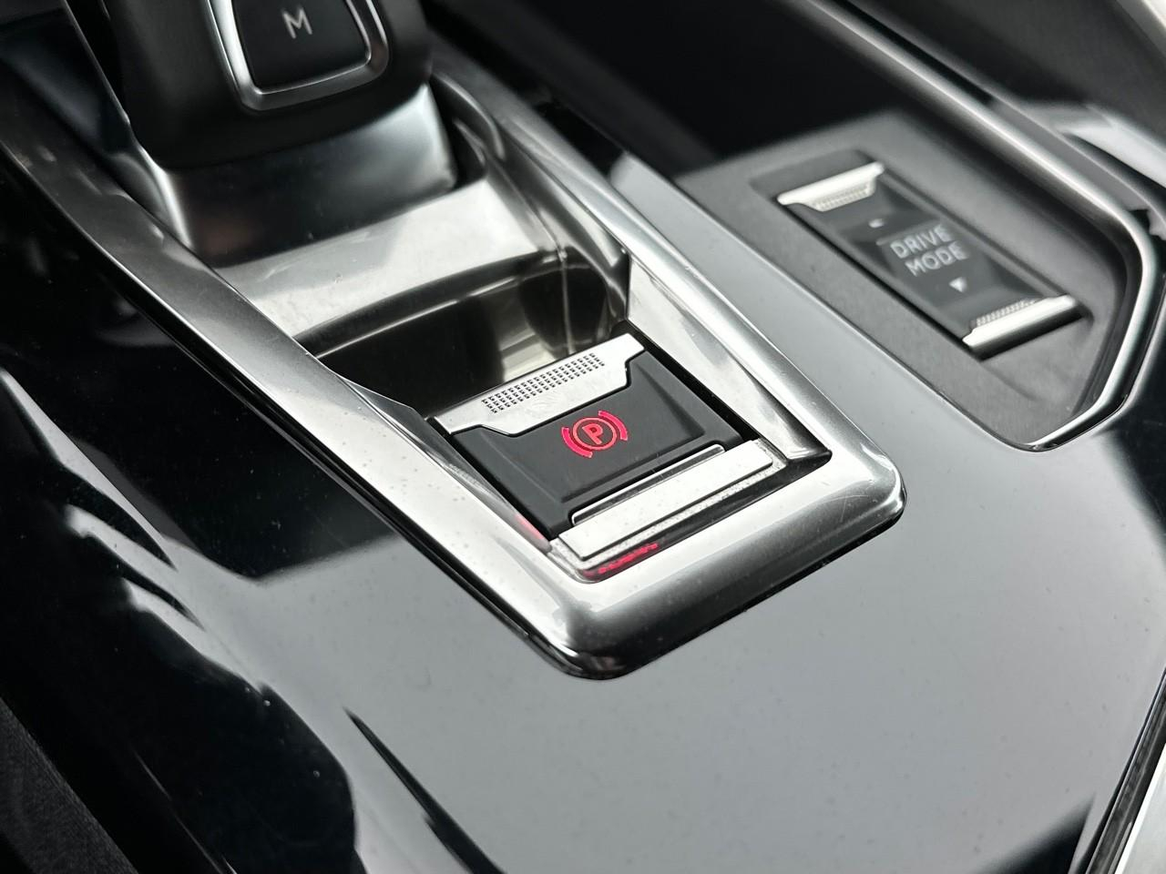 Peugeot 3008 puretech 130ch s&s eat8 gt — photo 31