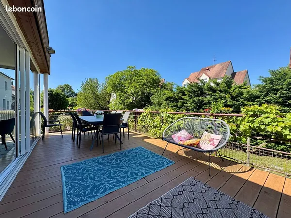 Maison 10 pièces 233 m²