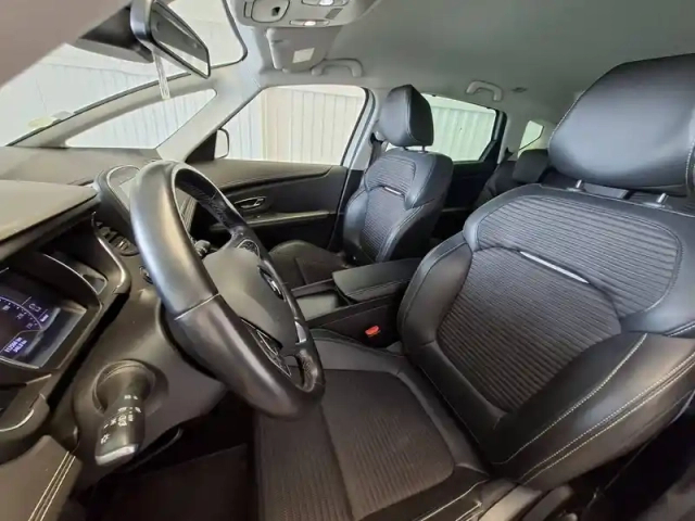 Renault Scenic blue dci 120 edc — photo 18