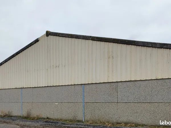 Bâtiment 650m2