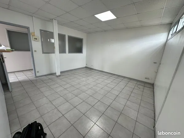 Bureau 30M2 à louer, Dillon, Fort de France