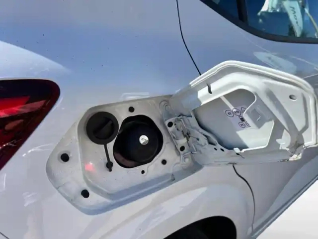 Dacia Sandero 1.0 eco-g 100ch expression — photo 10