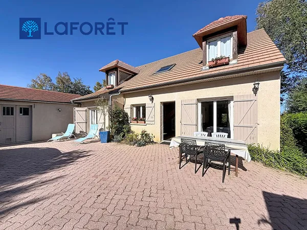 Maison 8 pièces 177 m²