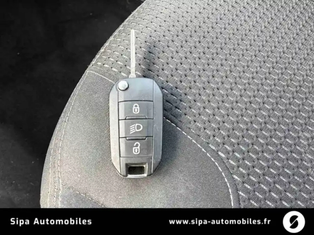 Peugeot 208 1.2 puretech 110ch s&amp;s bvm5 — photo 15