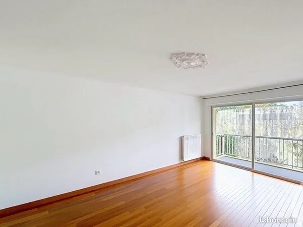 Appartement. 5 pièces. 102m2. Laval bel air beauregard