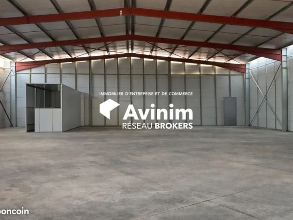 Local 624 m² Aix-en-Provence