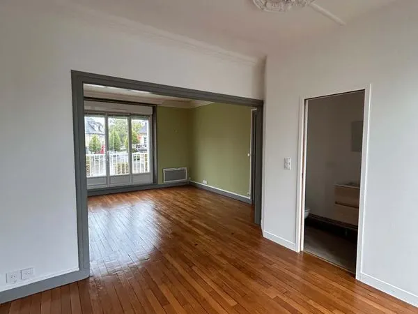 T1 40m2 non meublé avec terrasse en centre ville [ISIGNY SUR MER]
