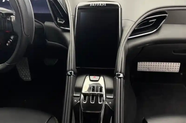 Ferrari Roma v8 4.0 620ch — photo 17