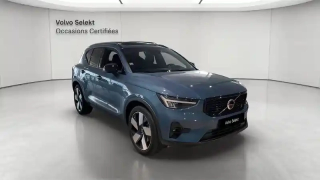 Volvo Xc40 t4 recharge 129+82 ch dct7 — photo 3