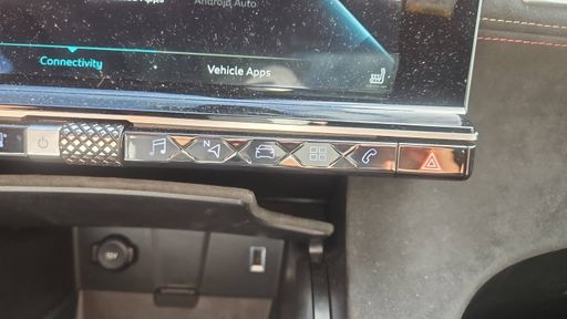 DS DS7 Crossback 1.6 THP 225  Hybride e-EAT8 - Performance Line + – 2021 – 47496 km – Hybride rechargeable – Boîte Automatique — photo 18