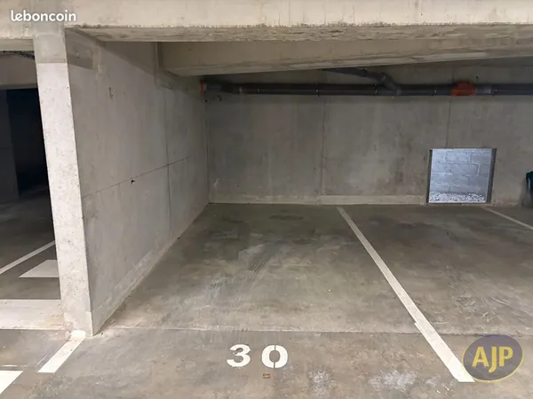 Parking/box ANGERS