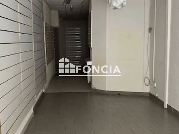 Commerce Location Romans-sur-Isère 1p 55m² 490€