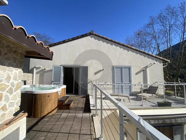 A VENDRE - BELLE MAISON AU CALME CADRE VERDOYANT