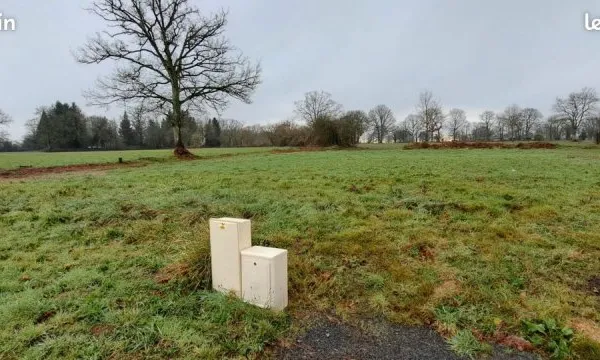 Terrain 647 m² Mece