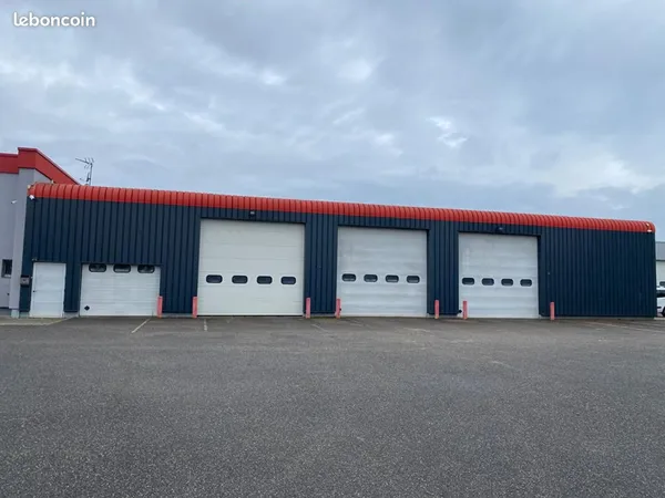 Immeuble 2100 m²